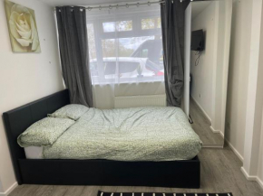 En-suite room in central Milton Keynes